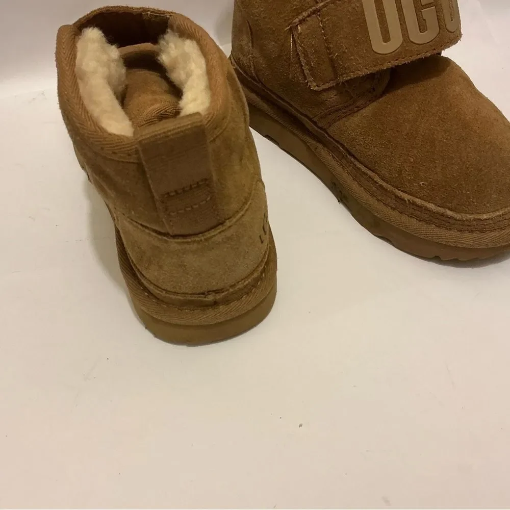 UGG 118792 T Kids Tan Slippers size 11